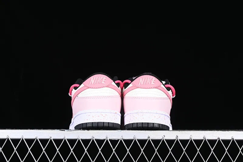 All Categories Nk SB Dunk Series Nk SB Dunk Low Low-top sneakers Nk Dunk Low "Multi Color" Vibrant three hooks Customized version of deconstructed strap casual sneakers FD4623-131